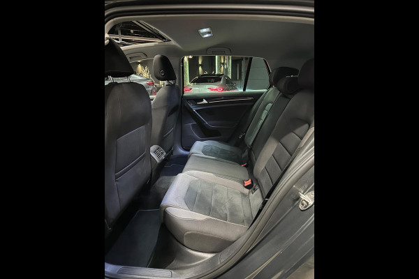 Volkswagen Golf 1.0 TSI Highline DSG|PANO|NAP Volkswagen Golf 1.0 TSI Highline DSG|PANO|NAP