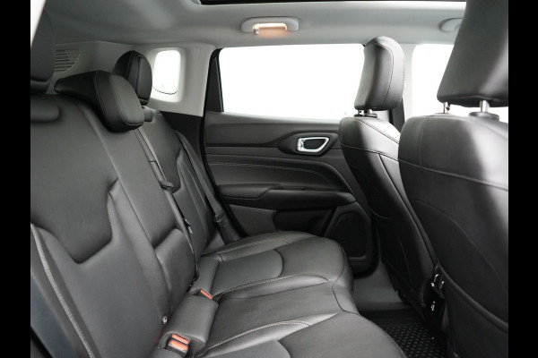 Jeep Compass 4xe 240 Electric S Plug In Hybrid 240pk Dealer O.H PHEV | Panodak | Adaptive Cruise | 360 Camera | Lederen Sportstoelen Verwarmd | Alpine Sound | Apple Carplay | Stuur Verwarmd | Keyless | Virtual | Navigatie | DAB |