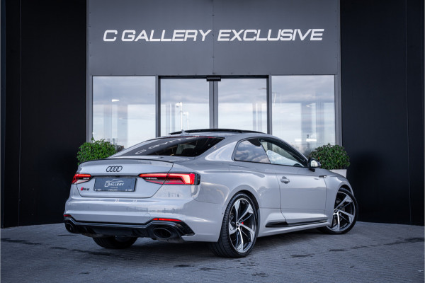 Audi RS5 Coupé 2.9 TFSI quattro - NL auto! l Panorama l Massage l 360cam Audi RS5 Coupé 2.9 TFSI quattro - NL auto! l Panorama l Massage l 360cam