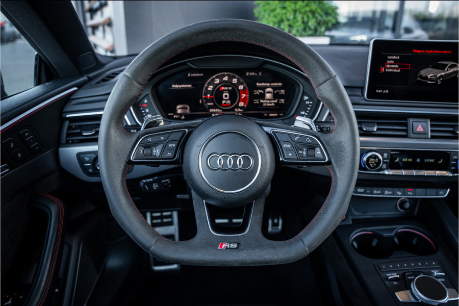 Audi RS5 Coupé 2.9 TFSI quattro - NL auto! l Panorama l Massage l 360cam Audi RS5 Coupé 2.9 TFSI quattro - NL auto! l Panorama l Massage l 360cam