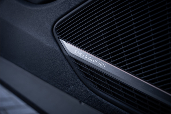 Audi RS5 Coupé 2.9 TFSI quattro - NL auto! l Panorama l Massage l 360cam Audi RS5 Coupé 2.9 TFSI quattro - NL auto! l Panorama l Massage l 360cam