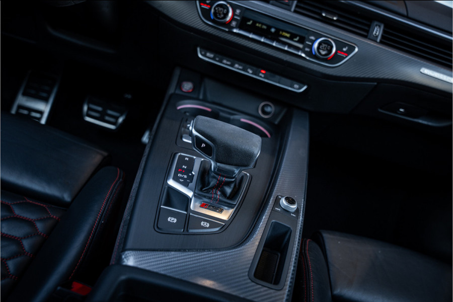 Audi RS5 Coupé 2.9 TFSI quattro - NL auto! l Panorama l Massage l 360cam Audi RS5 Coupé 2.9 TFSI quattro - NL auto! l Panorama l Massage l 360cam