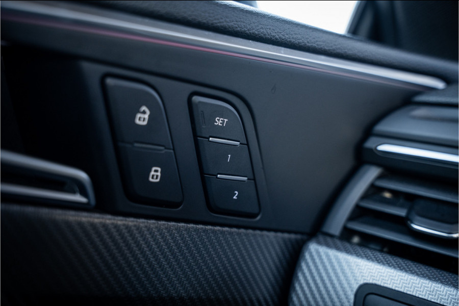 Audi RS5 Coupé 2.9 TFSI quattro - NL auto! l Panorama l Massage l 360cam Audi RS5 Coupé 2.9 TFSI quattro - NL auto! l Panorama l Massage l 360cam