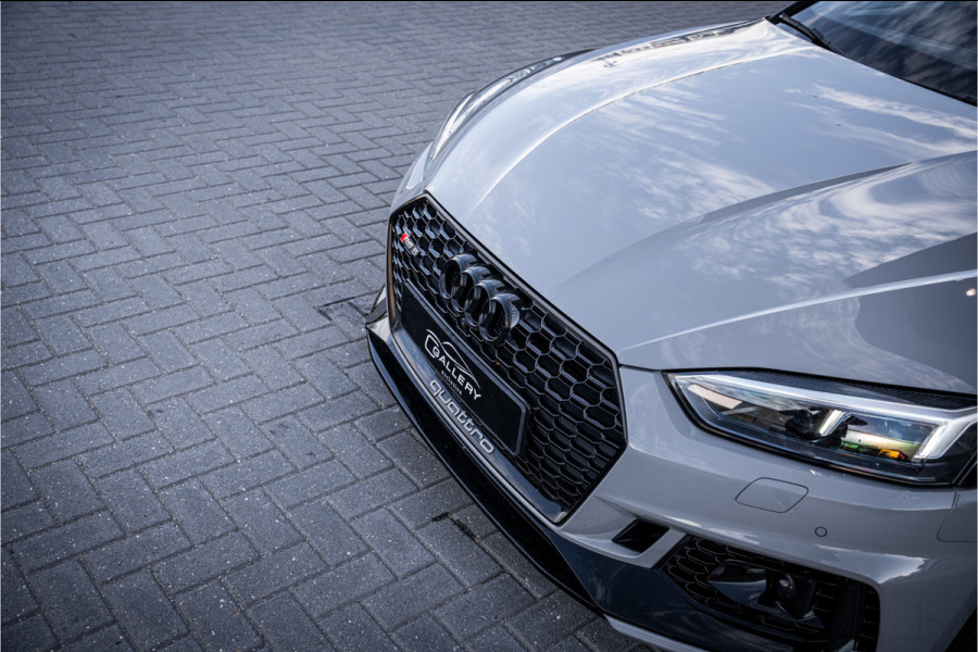 Audi RS5 Coupé 2.9 TFSI quattro - NL auto! l Panorama l Massage l 360cam Audi RS5 Coupé 2.9 TFSI quattro - NL auto! l Panorama l Massage l 360cam