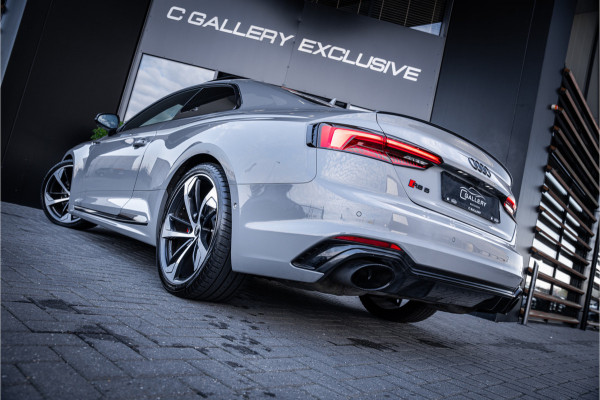 Audi RS5 Coupé 2.9 TFSI quattro - NL auto! l Panorama l Massage l 360cam Audi RS5 Coupé 2.9 TFSI quattro - NL auto! l Panorama l Massage l 360cam
