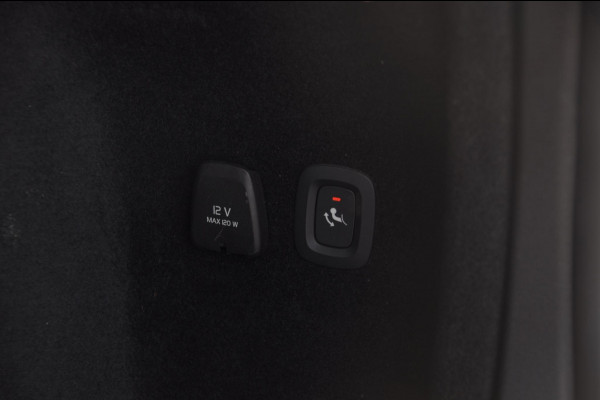 Volvo V60 T6 340PK Automaat Recharge AWD Inscription Trekhaak / Adaptieve cruise control /BLIS / Parkeersensoren met camera / Stoel - en stuurwielverwarming / Elektrische stoelen met geheugen / Getint glas / Apple carplay / Keyless entry / Elektrische achterklep Volvo V60 T6 340PK Automaat Recharge AWD Inscription Trekhaak / Adaptieve cruise control /BLIS / Parkeersensoren met camera / Stoel - en stuurwielverwarming / Elektrische stoelen met geheugen / Getint glas / Apple carplay / Keyless entry / Elektrische achterklep