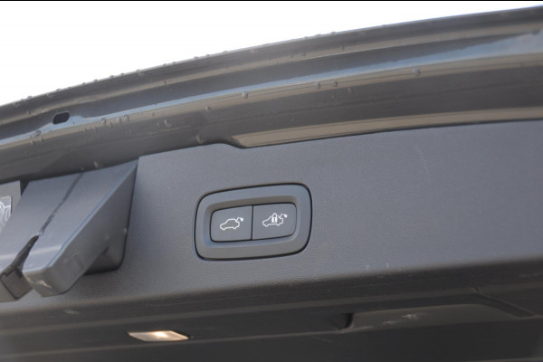 Volvo V60 T6 340PK Automaat Recharge AWD Inscription Trekhaak / Adaptieve cruise control /BLIS / Parkeersensoren met camera / Stoel - en stuurwielverwarming / Elektrische stoelen met geheugen / Getint glas / Apple carplay / Keyless entry / Elektrische achterklep Volvo V60 T6 340PK Automaat Recharge AWD Inscription Trekhaak / Adaptieve cruise control /BLIS / Parkeersensoren met camera / Stoel - en stuurwielverwarming / Elektrische stoelen met geheugen / Getint glas / Apple carplay / Keyless entry / Elektrische achterklep