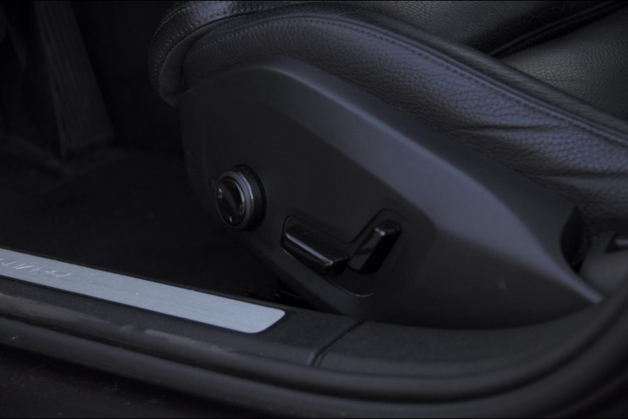 Volvo V60 T6 340PK Automaat Recharge AWD Inscription Trekhaak / Adaptieve cruise control /BLIS / Parkeersensoren met camera / Stoel - en stuurwielverwarming / Elektrische stoelen met geheugen / Getint glas / Apple carplay / Keyless entry / Elektrische achterklep Volvo V60 T6 340PK Automaat Recharge AWD Inscription Trekhaak / Adaptieve cruise control /BLIS / Parkeersensoren met camera / Stoel - en stuurwielverwarming / Elektrische stoelen met geheugen / Getint glas / Apple carplay / Keyless entry / Elektrische achterklep