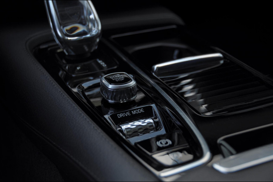 Volvo V60 T6 340PK Automaat Recharge AWD Inscription Trekhaak / Adaptieve cruise control /BLIS / Parkeersensoren met camera / Stoel - en stuurwielverwarming / Elektrische stoelen met geheugen / Getint glas / Apple carplay / Keyless entry / Elektrische achterklep Volvo V60 T6 340PK Automaat Recharge AWD Inscription Trekhaak / Adaptieve cruise control /BLIS / Parkeersensoren met camera / Stoel - en stuurwielverwarming / Elektrische stoelen met geheugen / Getint glas / Apple carplay / Keyless entry / Elektrische achterklep