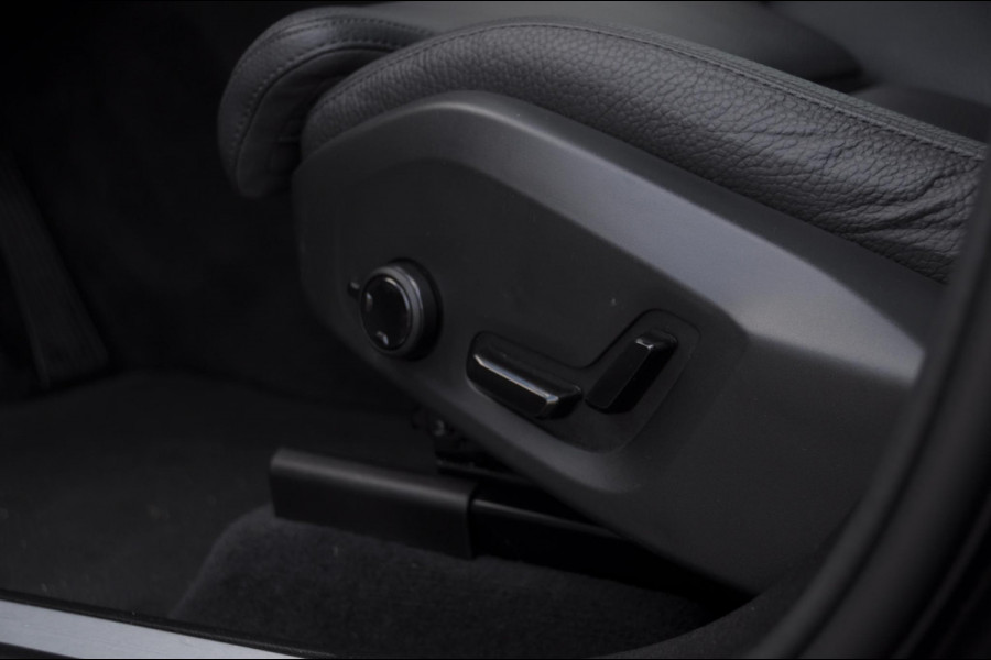 Volvo XC60 T6 350PK Automaat AWD Plus Dark / Adaptieve cruise control / Parkeersensoren met 360 camera / Stoel - en stuurwielverwarming / Elektrische stoelen met geheugen / Getint glas / Apple carplay / Keyless entry / Elektrische achterklep Volvo XC60 T6 350PK Automaat AWD Plus Dark / Adaptieve cruise control / Parkeersensoren met 360 camera / Stoel - en stuurwielverwarming / Elektrische stoelen met geheugen / Getint glas / Apple carplay / Keyless entry / Elektrische achterklep