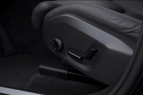 Volvo XC60 T6 350PK Automaat AWD Plus Dark / Adaptieve cruise control / Parkeersensoren met 360 camera / Stoel - en stuurwielverwarming / Elektrische stoelen met geheugen / Getint glas / Apple carplay / Keyless entry / Elektrische achterklep Volvo XC60 T6 350PK Automaat AWD Plus Dark / Adaptieve cruise control / Parkeersensoren met 360 camera / Stoel - en stuurwielverwarming / Elektrische stoelen met geheugen / Getint glas / Apple carplay / Keyless entry / Elektrische achterklep