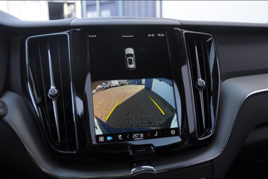Volvo XC60 T6 350PK Automaat AWD Plus Dark / Adaptieve cruise control / Parkeersensoren met 360 camera / Stoel - en stuurwielverwarming / Elektrische stoelen met geheugen / Getint glas / Apple carplay / Keyless entry / Elektrische achterklep Volvo XC60 T6 350PK Automaat AWD Plus Dark / Adaptieve cruise control / Parkeersensoren met 360 camera / Stoel - en stuurwielverwarming / Elektrische stoelen met geheugen / Getint glas / Apple carplay / Keyless entry / Elektrische achterklep