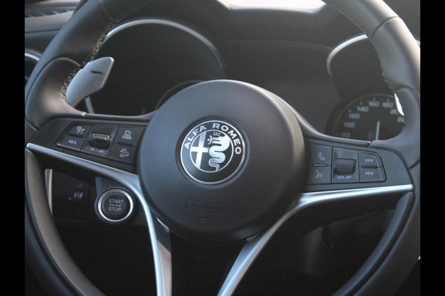 Alfa Romeo Stelvio 2.0 Turbo Aut. AWD B-Tech | Navi | Xenon | Camera | Veloce Int. | Schuif/Kanteldak | 20" | Apple Carplay | Keyless | Dashboard Leder
