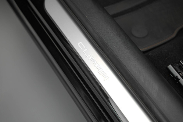 CUPRA Formentor 1.4 e-Hybrid VZ Copper Edition |Pano|Buttons|360|Memory|Dodehoek|Ambient|