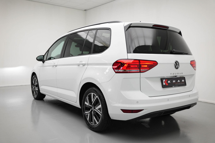 Volkswagen Touran 1.5 TSI Business 7p |Pano|Virtual|Keyless|Dodehoek|ACC|Camera|