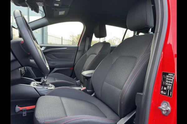 Ford FOCUS Wagon 1.0 EcoBoost ST Line Business 1e Eigenaar,Navi,Clima,Cruise,PDC V+A,125pk,6 Bak,N.A.P,APK tot 08-2027