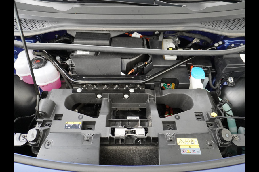 Volkswagen ID.4 First 77kWh SOH=90% Trekhaak Adap.Cruise Camera Pdc Android Auto Apple Carplay Stoelverwarming Navi Ecc Mirrorlink Privacy Glas Lmv Keyless DAB Origineel Nederlandse Auto 1.000KG Trekgewicht Volkswagen ID.4 First 77kWh SOH=90% Trekhaak Adap.Cruise Camera Pdc Android Auto Apple Carplay Stoelverwarming Navi Ecc Mirrorlink Privacy Glas Lmv Keyless DAB Origineel Nederlandse Auto 1.000KG Trekgewicht
