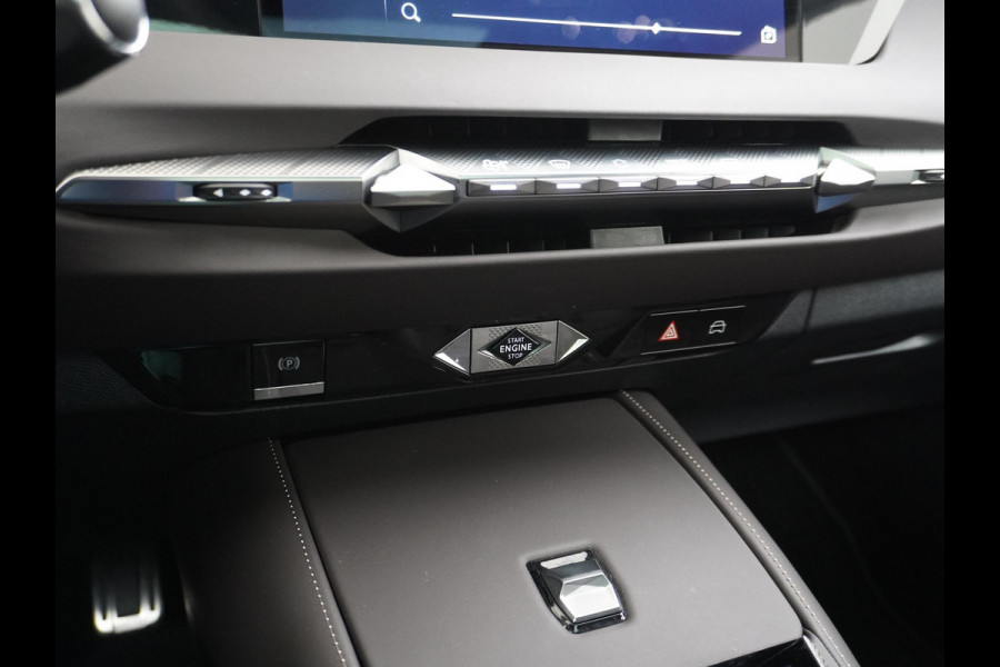 DS DS 4 1.2 PureTech Opéra 130PK PANO | STOEL VERWARMING + VERKOELING| 360 CAMERA | ELEK. ACHTERKLEP | FULL OPTION | RIJKLAAR GELEVERD MET FABRIEKSGARANTIE TOT 2-2026!