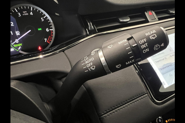 Land Rover Range Rover Evoque 1.5 P300e AWD R-Dynamic SE Panoramadak Navigatie Apple Carplay/Android Auto Camera Parkeersensoren Adaptive Cruise Control Dodehoek Assistent Elektrische achterklep Stoel- en stuurverwarming Memory stoelen Climate Control Ledverlichting