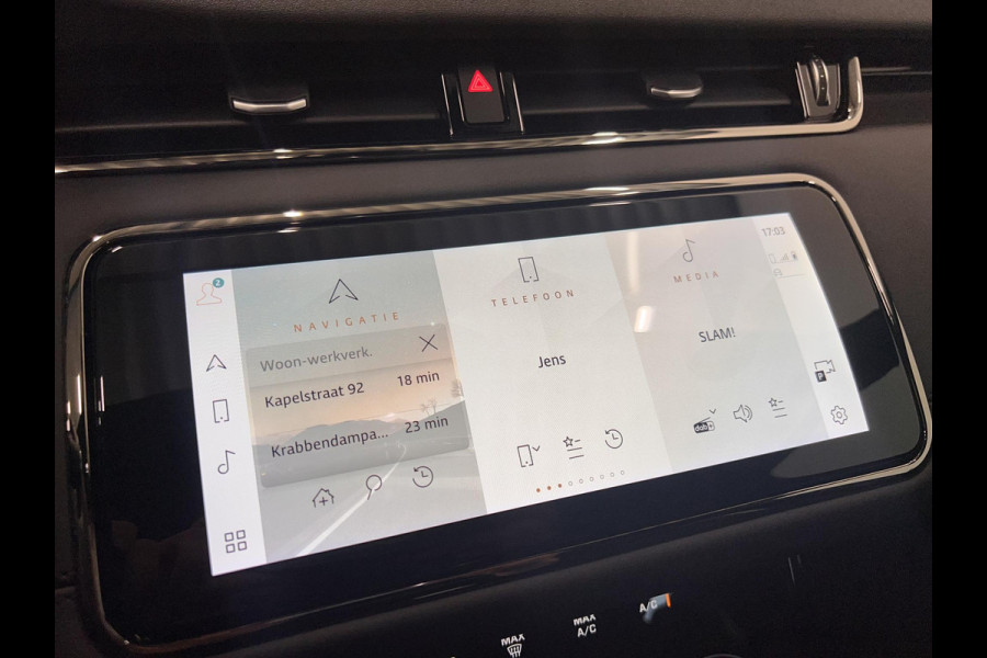 Land Rover Range Rover Evoque 1.5 P300e AWD R-Dynamic SE Panoramadak Navigatie Apple Carplay/Android Auto Camera Parkeersensoren Adaptive Cruise Control Dodehoek Assistent Elektrische achterklep Stoel- en stuurverwarming Memory stoelen Climate Control Ledverlichting