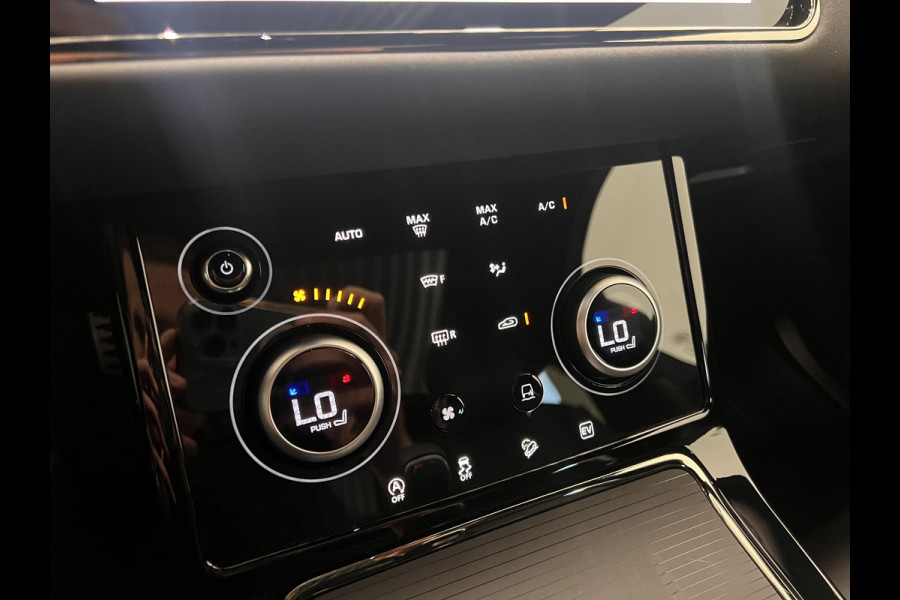 Land Rover Range Rover Evoque 1.5 P300e AWD R-Dynamic SE Panoramadak Navigatie Apple Carplay/Android Auto Camera Parkeersensoren Adaptive Cruise Control Dodehoek Assistent Elektrische achterklep Stoel- en stuurverwarming Memory stoelen Climate Control Ledverlichting