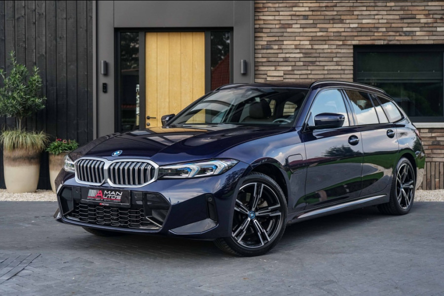 BMW 3 Serie Touring 330e xDrive M-Sport Individual