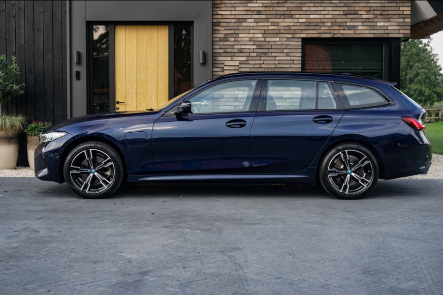 BMW 3 Serie Touring 330e xDrive M-Sport Individual
