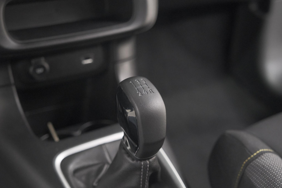 Citroën C3 PureTech 82 C-Series | Trekhaak | Camera | Apple Carplay | Allseason Banden