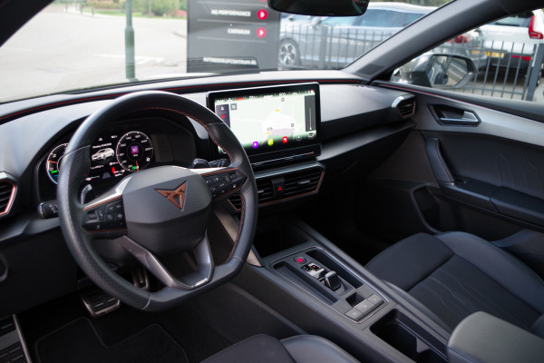 CUPRA Leon Sportstourer 1.4 e-Hybrid Essential 204 PK PHEV, Kuipstoelen, Winterpakket, LED, Groot-Navigatie