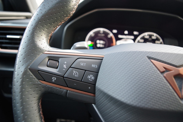 CUPRA Leon Sportstourer 1.4 e-Hybrid Essential 204 PK PHEV, Kuipstoelen, Winterpakket, LED, Groot-Navigatie