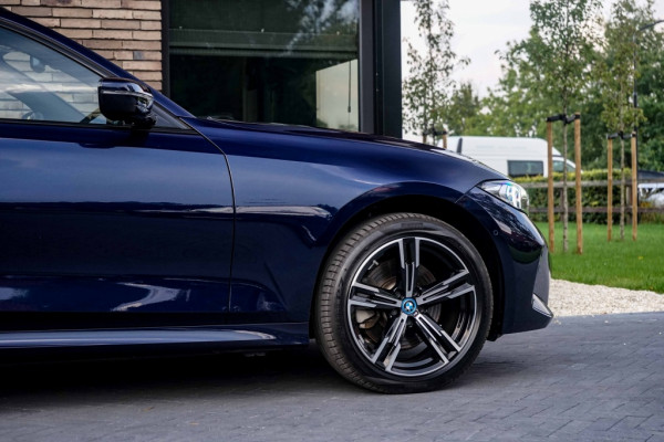 BMW 3 Serie Touring 330e xDrive M-Sport Individual