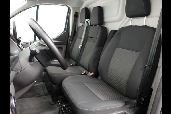 Ford Transit Custom 300 2.0 TDCI 130pk L2H1 Trend Automaat Airco Navigatie Cruisecontrol Camera Parkeersensoren Trekhaak Betimmering Ford Transit Custom 300 2.0 TDCI 130pk L2H1 Trend Automaat Airco Navigatie Cruisecontrol Camera Parkeersensoren Trekhaak Betimmering
