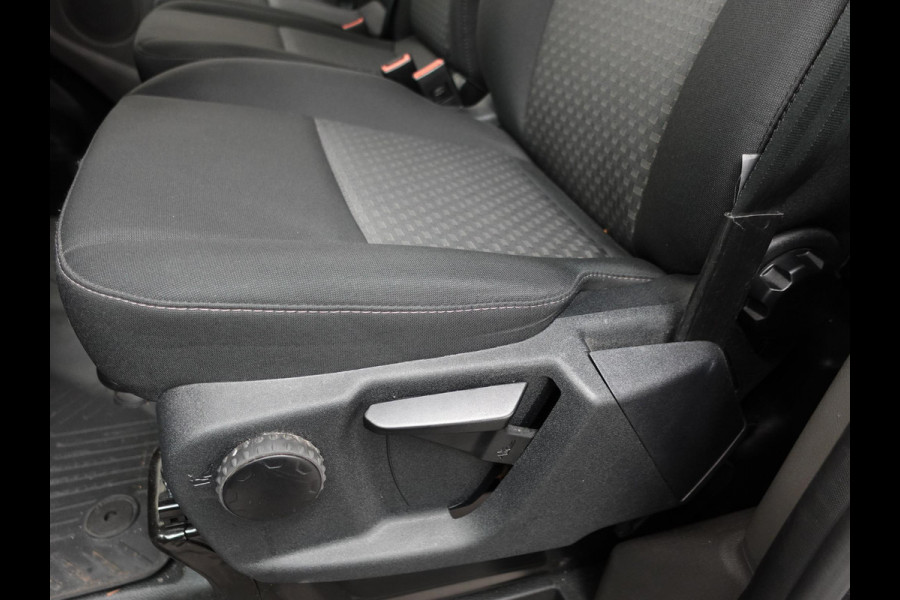 Ford Transit Custom 300 2.0 TDCI 130pk L2H1 Trend Automaat Airco Navigatie Cruisecontrol Camera Parkeersensoren Trekhaak Betimmering Ford Transit Custom 300 2.0 TDCI 130pk L2H1 Trend Automaat Airco Navigatie Cruisecontrol Camera Parkeersensoren Trekhaak Betimmering