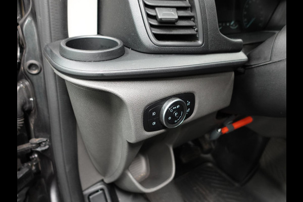 Ford Transit Custom 300 2.0 TDCI 130pk L2H1 Trend Automaat Airco Navigatie Cruisecontrol Camera Parkeersensoren Trekhaak Betimmering Ford Transit Custom 300 2.0 TDCI 130pk L2H1 Trend Automaat Airco Navigatie Cruisecontrol Camera Parkeersensoren Trekhaak Betimmering