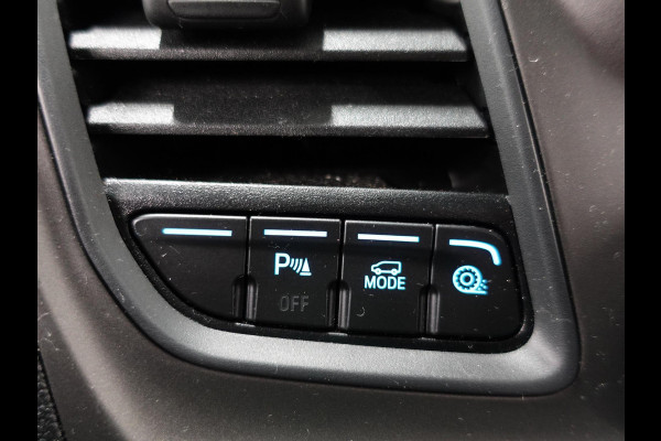 Ford Transit Custom 300 2.0 TDCI 130pk L2H1 Trend Automaat Airco Navigatie Cruisecontrol Camera Parkeersensoren Trekhaak Betimmering Ford Transit Custom 300 2.0 TDCI 130pk L2H1 Trend Automaat Airco Navigatie Cruisecontrol Camera Parkeersensoren Trekhaak Betimmering