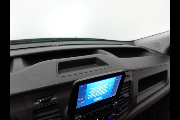Ford Transit Custom 300 2.0 TDCI 130pk L2H1 Trend Automaat Airco Navigatie Cruisecontrol Camera Parkeersensoren Trekhaak Betimmering Ford Transit Custom 300 2.0 TDCI 130pk L2H1 Trend Automaat Airco Navigatie Cruisecontrol Camera Parkeersensoren Trekhaak Betimmering