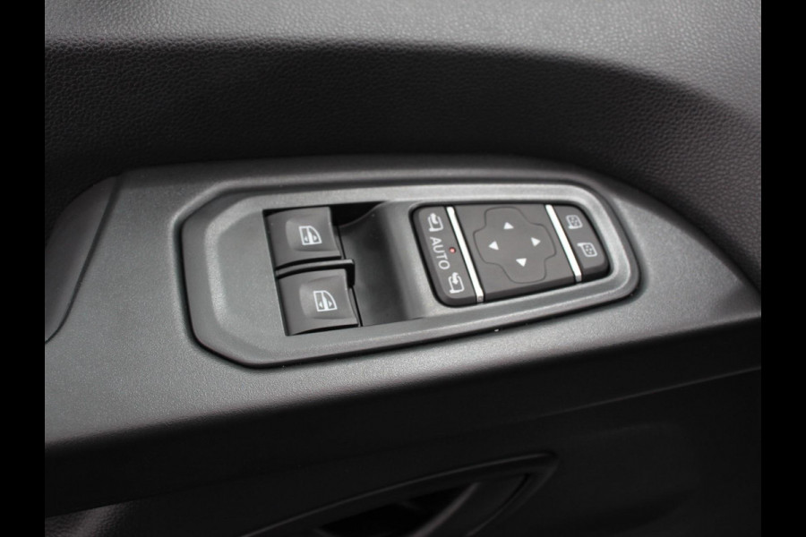 Renault Trafic 2.0 Blue dCi 130 T30 L2H1 Advance Navigatie Airco Lichtmetalen velgen Betimmering  Trekhaak Parkeer sensoren  Dab Renault Trafic 2.0 Blue dCi 130 T30 L2H1 Advance Navigatie Airco Lichtmetalen velgen Betimmering  Trekhaak Parkeer sensoren  Dab