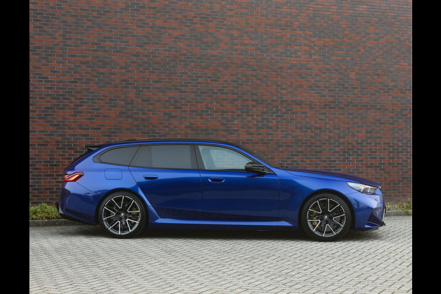 BMW M5 Touring | Marina Bay Blue - Keramisch - Pano - Trekhaak