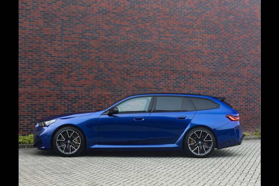 BMW M5 Touring | Marina Bay Blue - Keramisch - Pano - Trekhaak