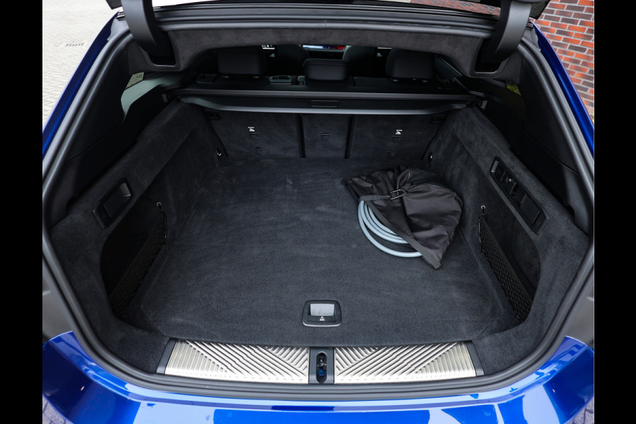 BMW M5 Touring | Marina Bay Blue - Keramisch - Pano - Trekhaak