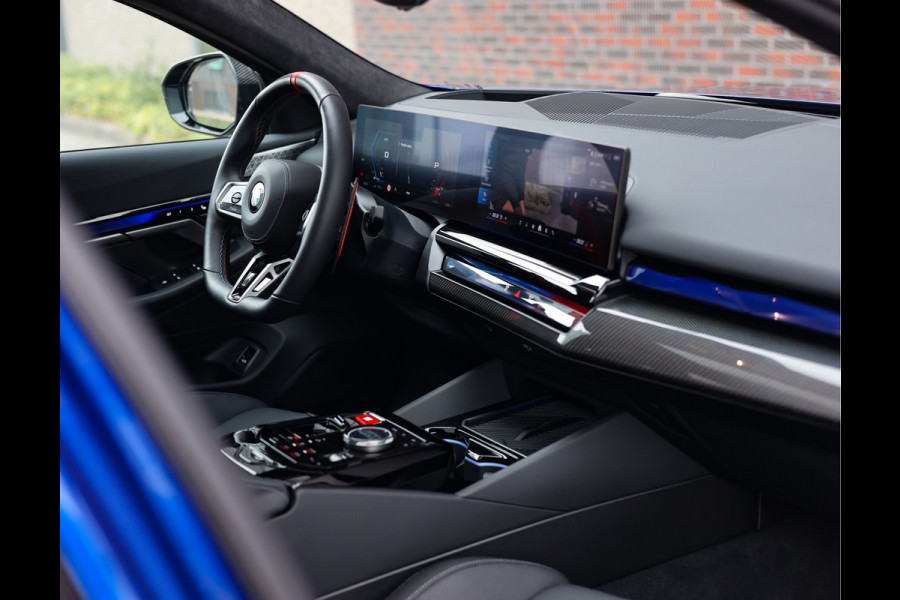 BMW M5 Touring | Marina Bay Blue - Keramisch - Pano - Trekhaak