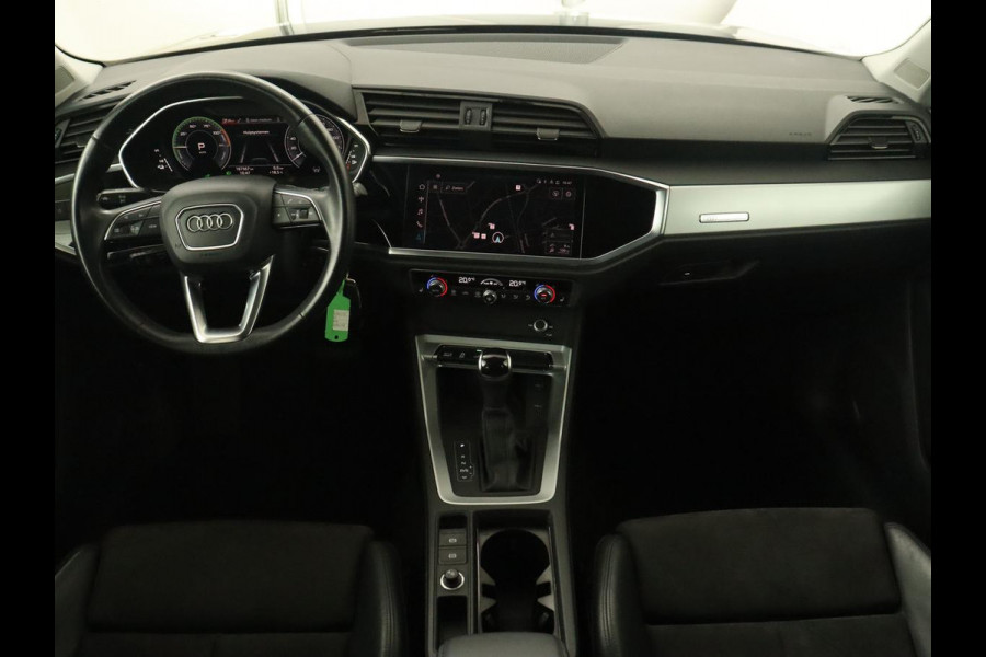 Audi Q3 45 TFSI e S edition | Stoelverwarming | Adaptive cruise | Virtual Cockpit | Half leder | Camera | Carplay | Sportstoelen | Navigatie | Full LED | PHEV | Plug In Audi Q3 45 TFSI e S edition | Stoelverwarming | Adaptive cruise | Virtual Cockpit | Half leder | Camera | Carplay | Sportstoelen | Navigatie | Full LED | PHEV | Plug In