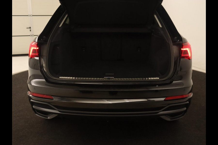 Audi Q3 45 TFSI e S edition | Stoelverwarming | Adaptive cruise | Virtual Cockpit | Half leder | Camera | Carplay | Sportstoelen | Navigatie | Full LED | PHEV | Plug In Audi Q3 45 TFSI e S edition | Stoelverwarming | Adaptive cruise | Virtual Cockpit | Half leder | Camera | Carplay | Sportstoelen | Navigatie | Full LED | PHEV | Plug In