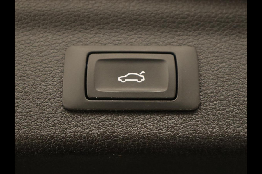 Audi Q3 45 TFSI e S edition | Stoelverwarming | Adaptive cruise | Virtual Cockpit | Half leder | Camera | Carplay | Sportstoelen | Navigatie | Full LED | PHEV | Plug In Audi Q3 45 TFSI e S edition | Stoelverwarming | Adaptive cruise | Virtual Cockpit | Half leder | Camera | Carplay | Sportstoelen | Navigatie | Full LED | PHEV | Plug In