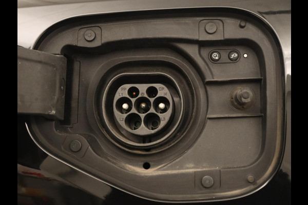 Audi Q3 45 TFSI e S edition | Stoelverwarming | Adaptive cruise | Virtual Cockpit | Half leder | Camera | Carplay | Sportstoelen | Navigatie | Full LED | PHEV | Plug In Audi Q3 45 TFSI e S edition | Stoelverwarming | Adaptive cruise | Virtual Cockpit | Half leder | Camera | Carplay | Sportstoelen | Navigatie | Full LED | PHEV | Plug In