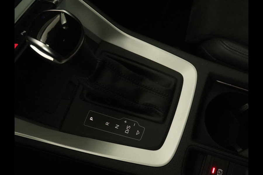 Audi Q3 45 TFSI e S edition | Stoelverwarming | Adaptive cruise | Virtual Cockpit | Half leder | Camera | Carplay | Sportstoelen | Navigatie | Full LED | PHEV | Plug In Audi Q3 45 TFSI e S edition | Stoelverwarming | Adaptive cruise | Virtual Cockpit | Half leder | Camera | Carplay | Sportstoelen | Navigatie | Full LED | PHEV | Plug In