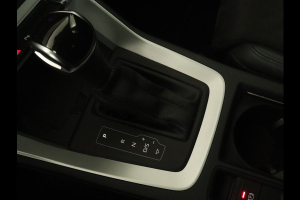 Audi Q3 45 TFSI e S edition | Stoelverwarming | Adaptive cruise | Virtual Cockpit | Half leder | Camera | Carplay | Sportstoelen | Navigatie | Full LED | PHEV | Plug In Audi Q3 45 TFSI e S edition | Stoelverwarming | Adaptive cruise | Virtual Cockpit | Half leder | Camera | Carplay | Sportstoelen | Navigatie | Full LED | PHEV | Plug In