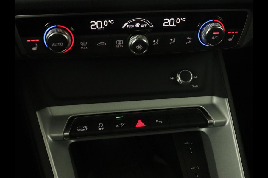 Audi Q3 45 TFSI e S edition | Stoelverwarming | Adaptive cruise | Virtual Cockpit | Half leder | Camera | Carplay | Sportstoelen | Navigatie | Full LED | PHEV | Plug In Audi Q3 45 TFSI e S edition | Stoelverwarming | Adaptive cruise | Virtual Cockpit | Half leder | Camera | Carplay | Sportstoelen | Navigatie | Full LED | PHEV | Plug In