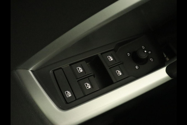 Audi Q3 45 TFSI e S edition | Stoelverwarming | Adaptive cruise | Virtual Cockpit | Half leder | Camera | Carplay | Sportstoelen | Navigatie | Full LED | PHEV | Plug In Audi Q3 45 TFSI e S edition | Stoelverwarming | Adaptive cruise | Virtual Cockpit | Half leder | Camera | Carplay | Sportstoelen | Navigatie | Full LED | PHEV | Plug In