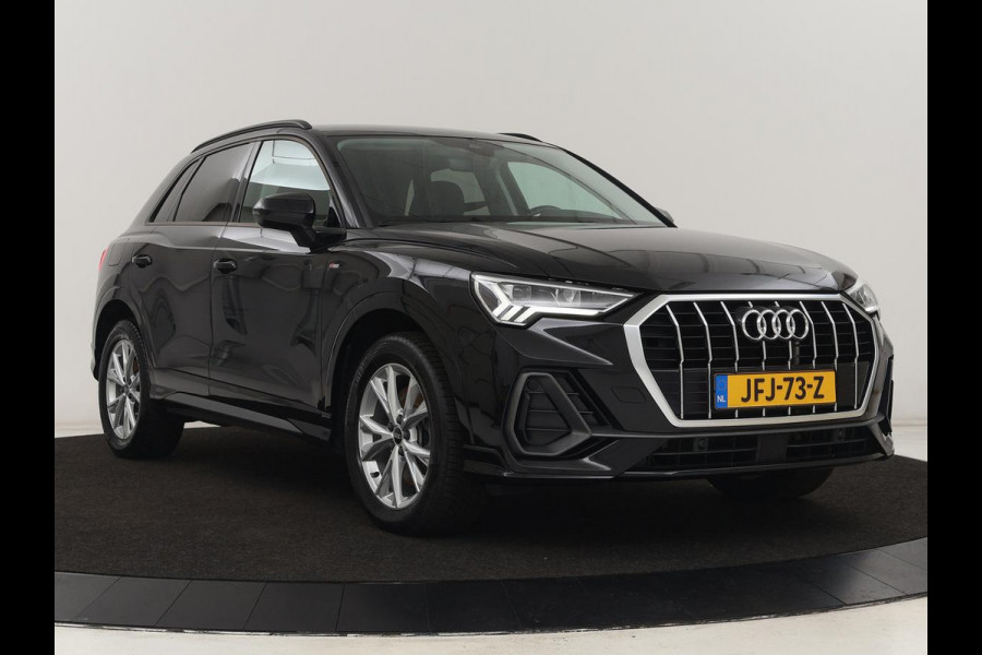 Audi Q3 45 TFSI e S edition | Stoelverwarming | Adaptive cruise | Virtual Cockpit | Half leder | Camera | Carplay | Sportstoelen | Navigatie | Full LED | PHEV | Plug In Audi Q3 45 TFSI e S edition | Stoelverwarming | Adaptive cruise | Virtual Cockpit | Half leder | Camera | Carplay | Sportstoelen | Navigatie | Full LED | PHEV | Plug In